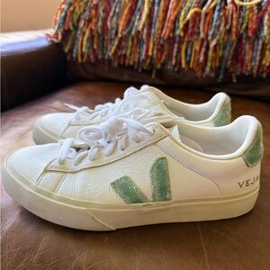 Veja Esplar White Leather Sneakers Green V Logo Size 38 (7) VGUC